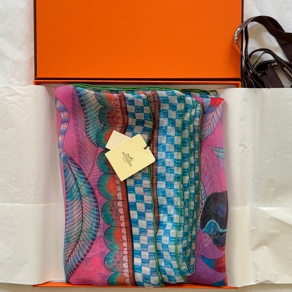 NWT HERMÈS Savana Dance Mousseline 180cm x 63cm, 2018 - Picture 12 of 12